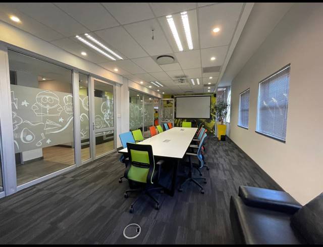 2,095M² OFFICE TO LET IN BRYANSTON